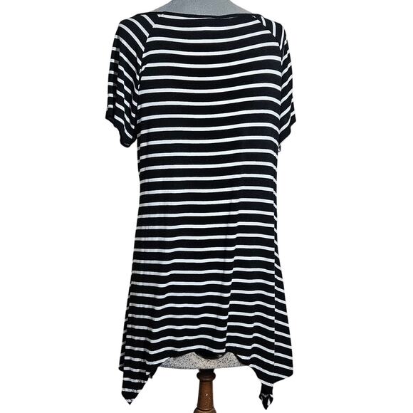 Black and White Striped Short Sleeve Tee Size Large - Picture 2 of 3